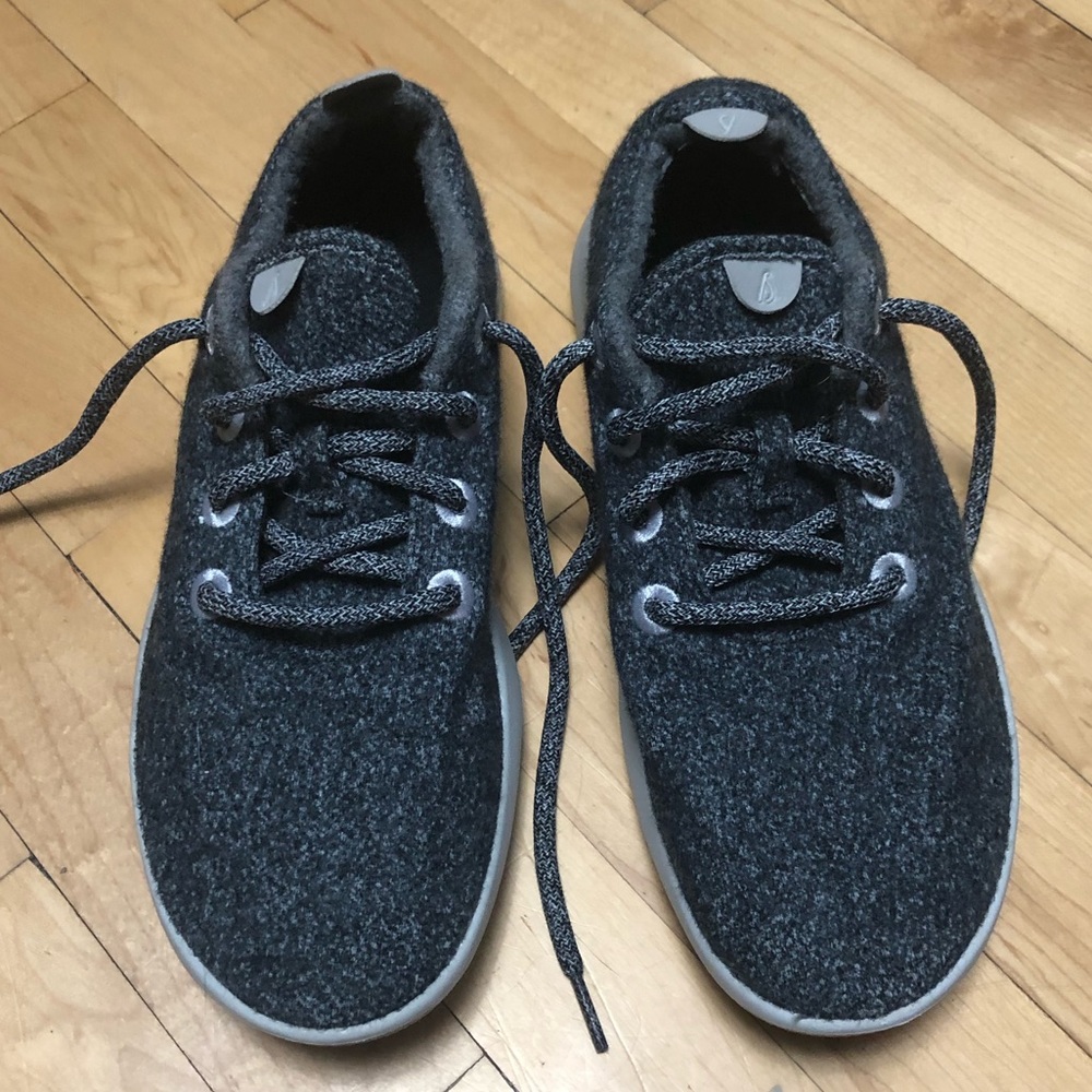 AllBirds Women’s Dark Grey Wool Runners Size 9